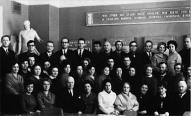 Участники Всесоюзного совещания психологов спорта (1965). Нижний ряд, третий слева — П. А. Рудик, крайний справа — А. Ц. Пуни. Верхний ряд, второй слева — А. В. Родионов.