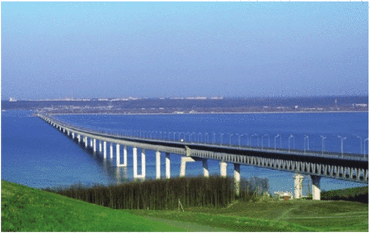 Мост через реку Волга в Ульяновске.