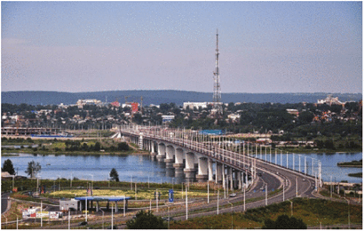 Мост через реку Ангару в Иркутске.