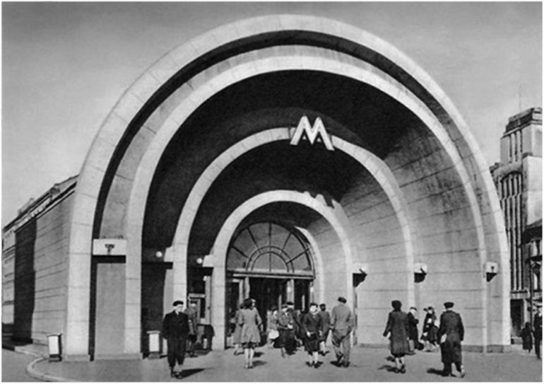 Станция метро «Красные ворота» (конец 1930;х гг., архитектор И. Фомин).