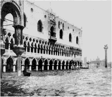 Венеция 4 ноября 1966 г. Площадь Пьяцца Сан-Марко под слоем воды толщиной более метра после сильного штормового нагона.