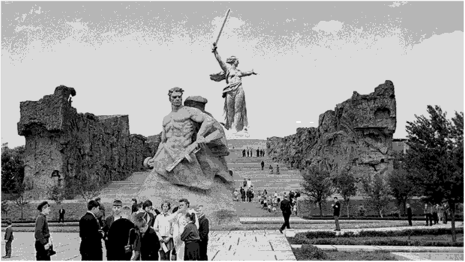 Памятник-ансамбль «Героям Сталинградской битвы» на Мамаевом Кургане.