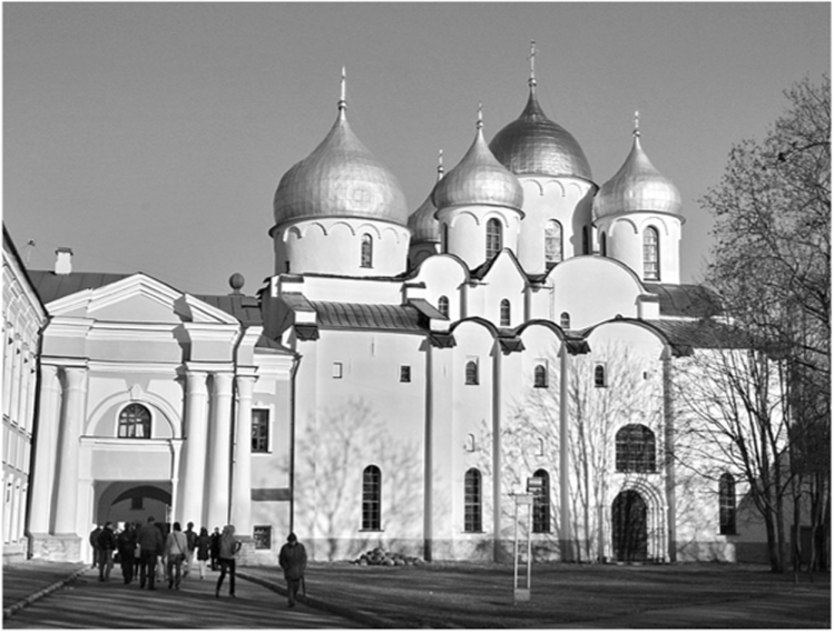 Собор Св. Софии в Великом Новгороде (1045-1050).