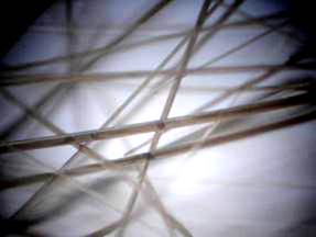 Внешний вид базальтового волокна при 200-кратном увеличении.
