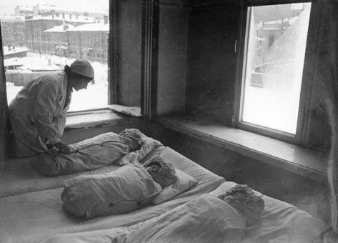 Детские врачи в блокадном Ленинграде.