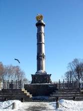 Монумент Славы - памятник монументального искусства начала XIX века в центре Круглой площади в Полтаве (Украина).