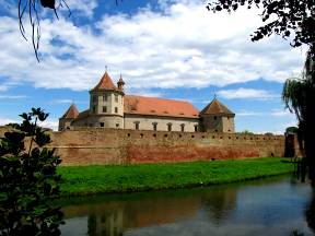 Замок Фэгэраш, Румыния.