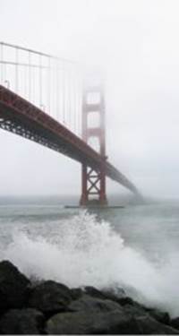 Мост во время тумана.